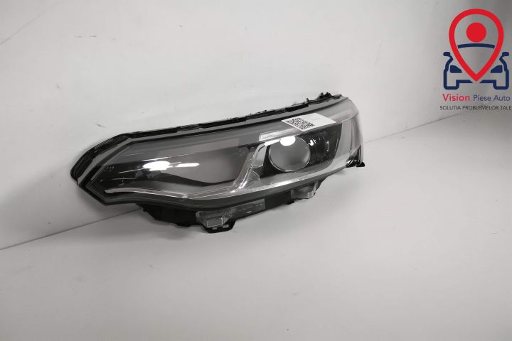 Рено Талисман / Renault Talisman 1 Sedan Оригинален ляв фар в добро съ