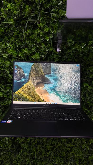 Asus vivobook 16