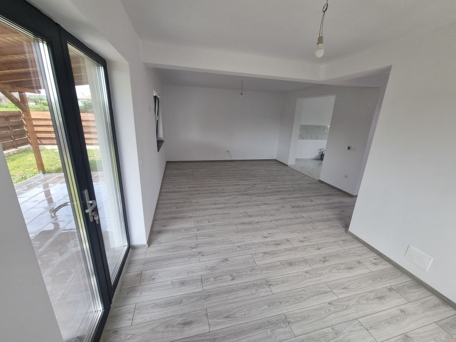 Vila Langa HOTEL CAPITOL P+E la drum Judetean