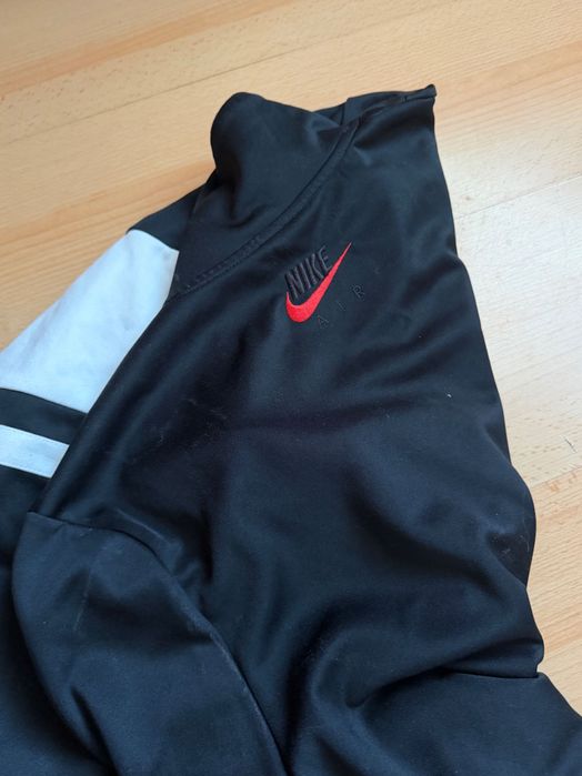 Суичър Nike Air!