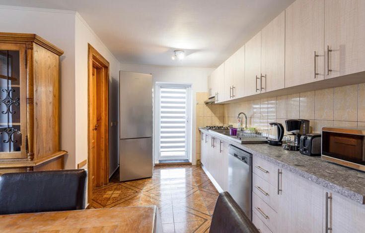 Vila ideala pentru locuit mai multe familii