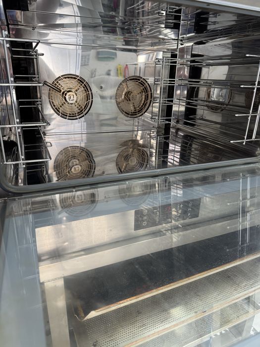 Cuptor YESOVENS digital patiserie si panificatie ca NOU  4 tavi