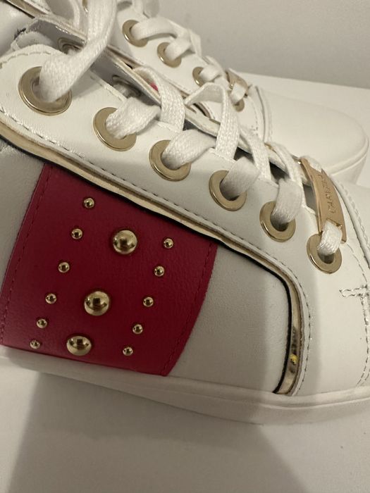 Дамски  нови сникерси 38 номер естествена кожа