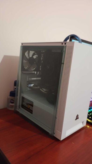 Vand 2 pc  uri gaming