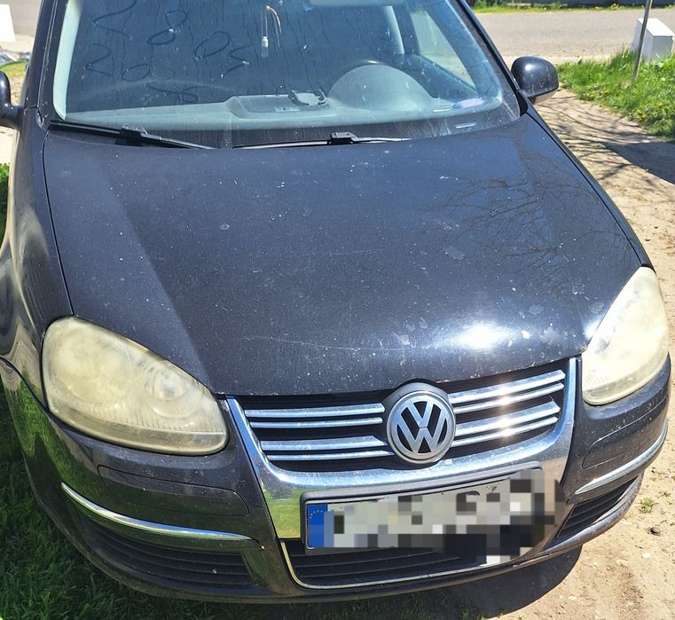 Vând sau dezmembrez Volkswagen Jetta