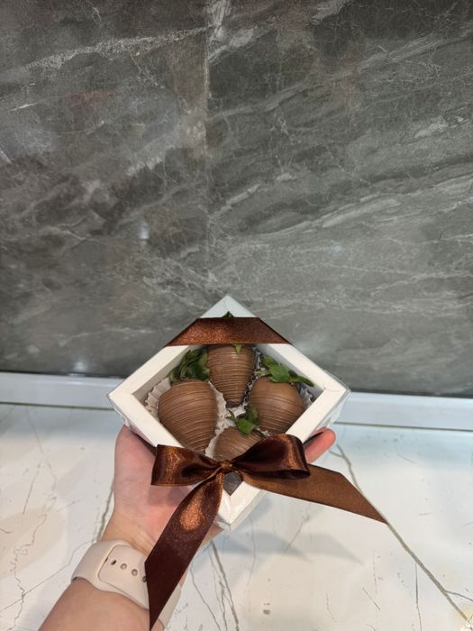 КЛУБНИКА в шоколаде