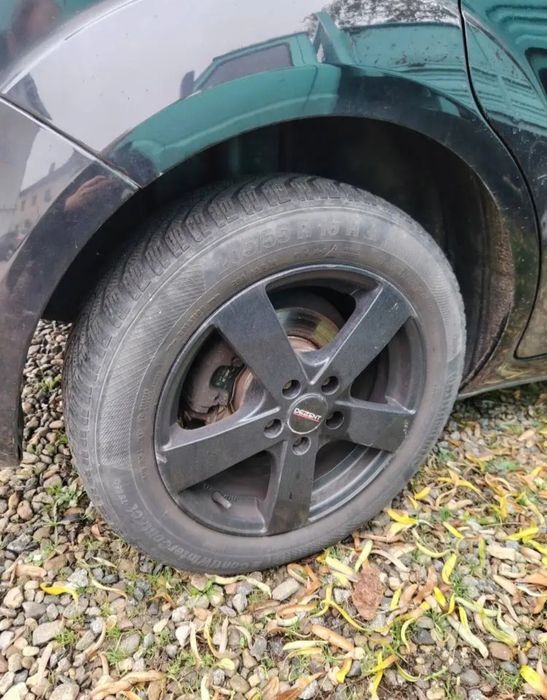 Vând Ford focus an 2010 model ghia. Mai multe detalii la telefon.