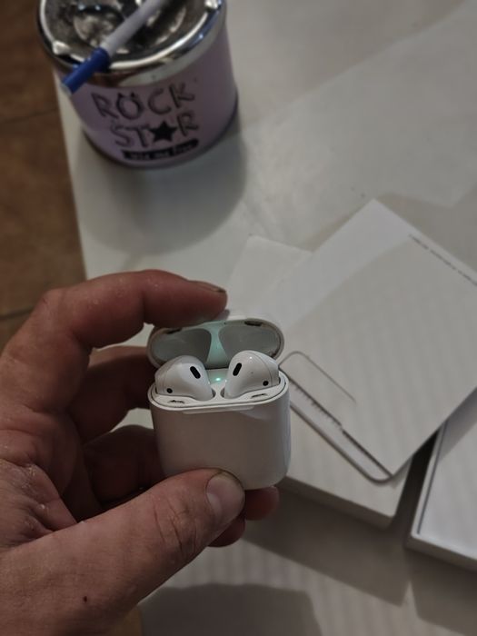 Vând , căști airpods 2  originale .