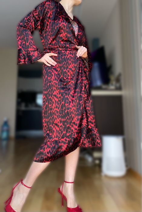 Сатенена рокля с леопардов принт Co'couture