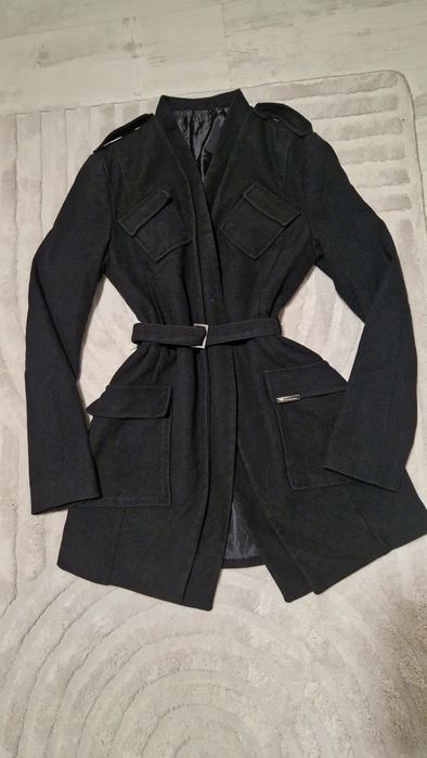 Тънко палто в рипс