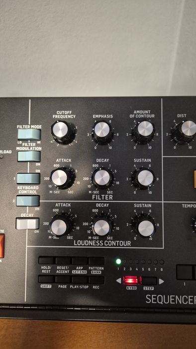 Sintetizator analog Behringer Poly D
