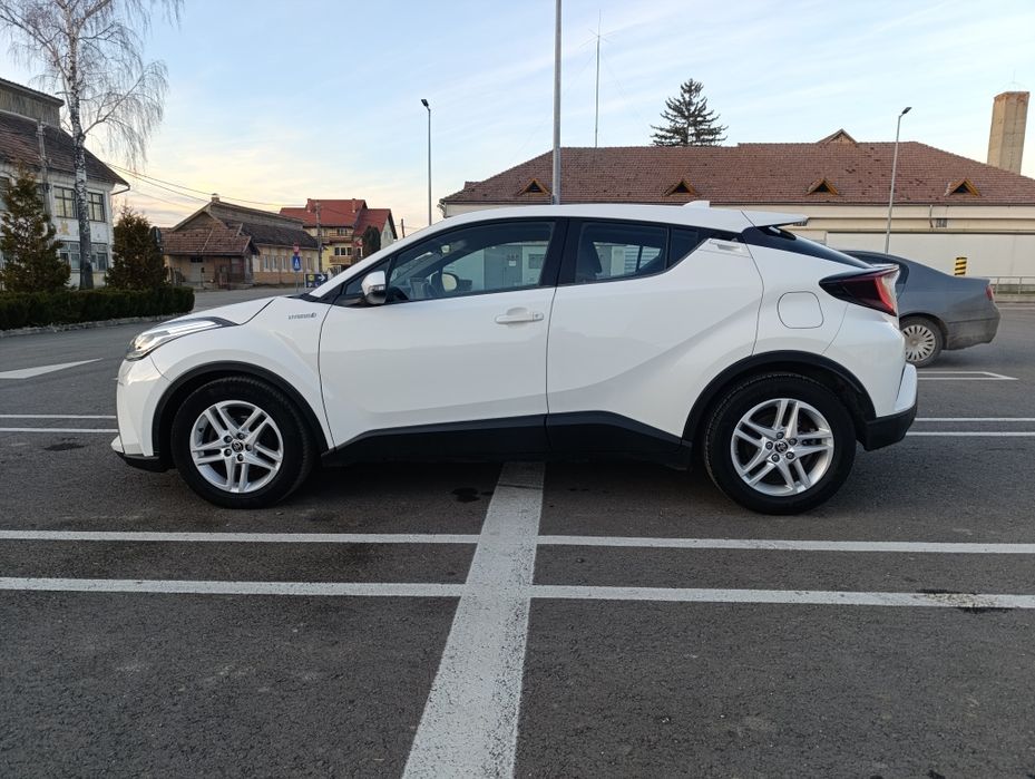 11322 +tva Toyota C-HR Hybrid 1.8 benzina din 2020 cu 290000 km 1