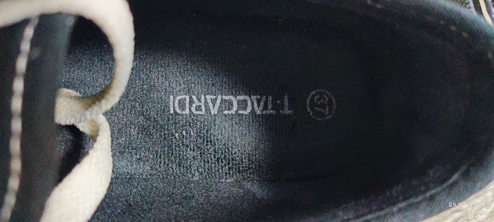 Продам кеды женские