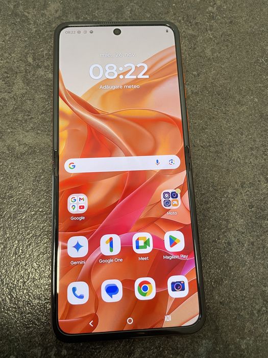 Motorola Razr 50 ca nou