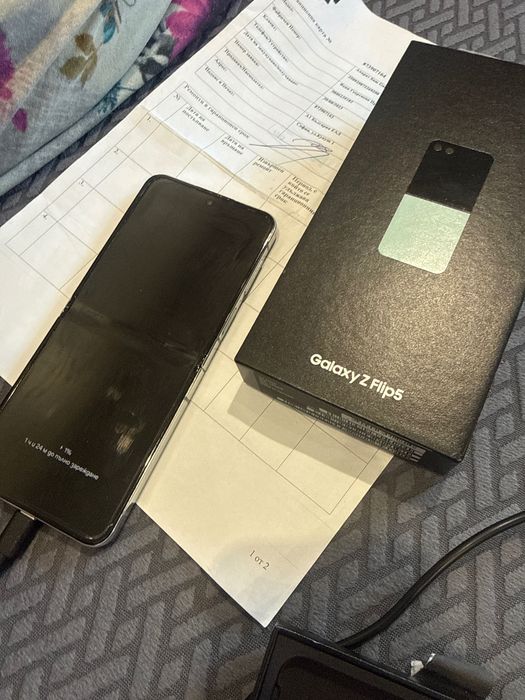 Samsung Z Flip 5 mint
