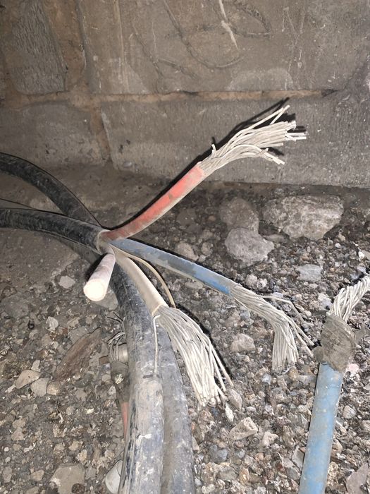 трехфазный подвесной силовой кабель