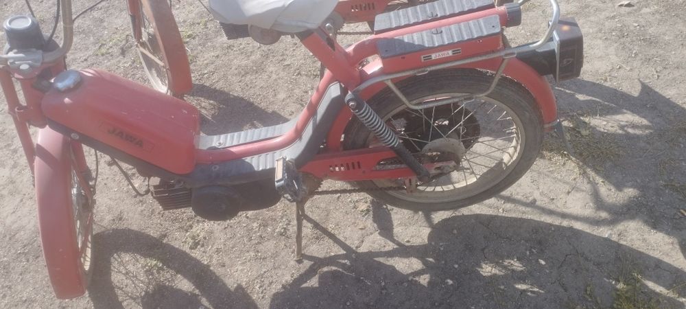 2 bucăți JAWA pentru colecționari