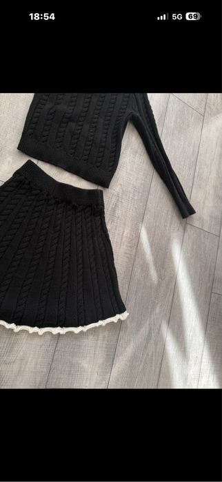 set fusta si pulover
