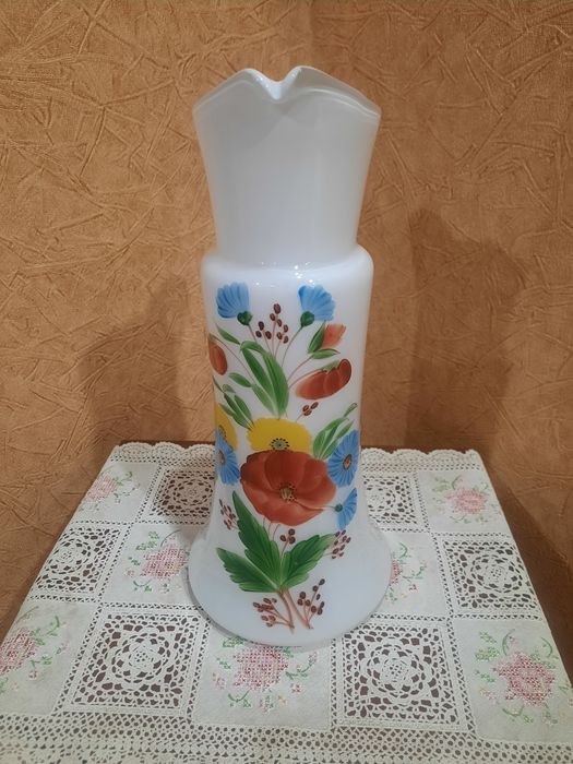 Глубоко винтажный 1950гг. графин, завод "Красный Май", молочное стекло