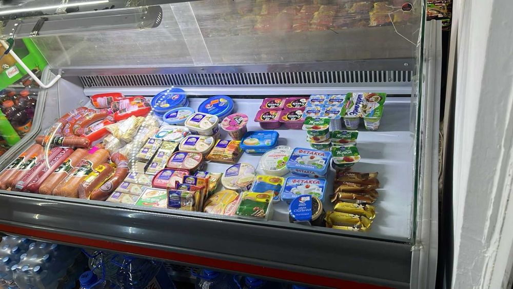 Продам холодильную витрину