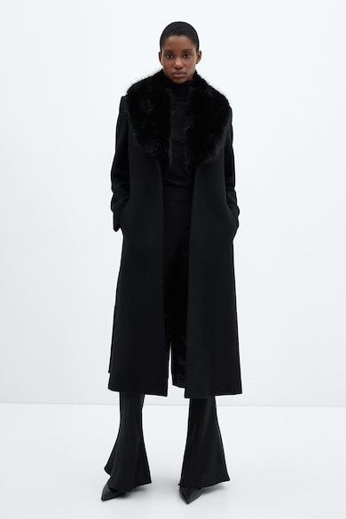 Ново вълнено палто Mango