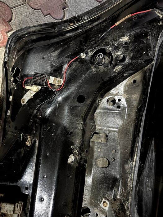 Крышка багажник на Subary Outback