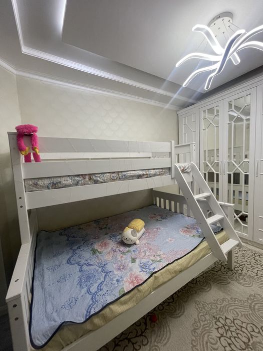 Детская кровать для 3х. Очень удобная