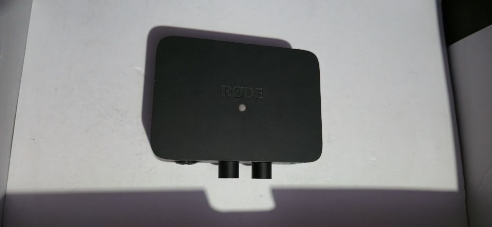 Microfon Studio RØDE NT1 și Interfață Audio RØDE AI-1