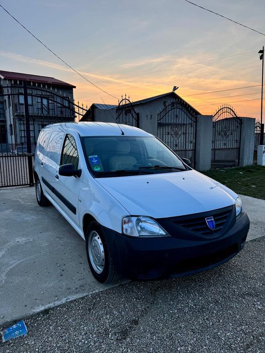 Vând Dacia Logan Van