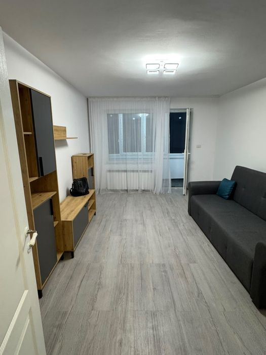 Închiriez apartament 2 camere în Suceava George Enescu etajul 1 vis-vis de pizzeria Luca
