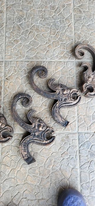 Cap dragoni din fier