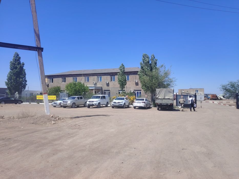 Продам автоцентр. Медина.