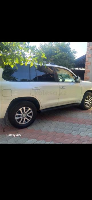 Toyota Land Cruiser 200