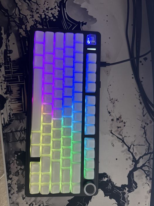 закастомленная аула ф75