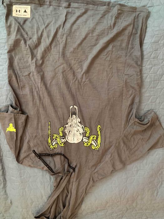 PROJECT ROCK - Тениска с къс ръкав и качулка (суитчър) L -Under Armour