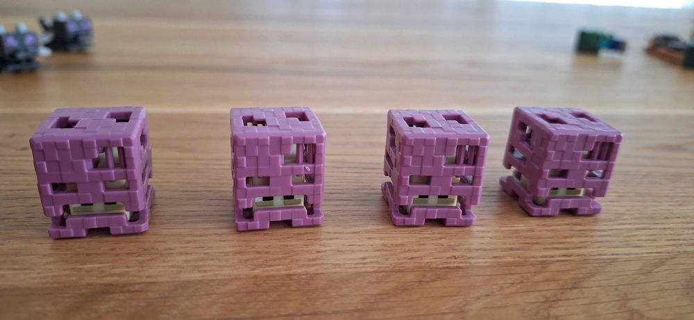 Майнкрафт фигурки- Kinder Joy Minecraft Collection 2026