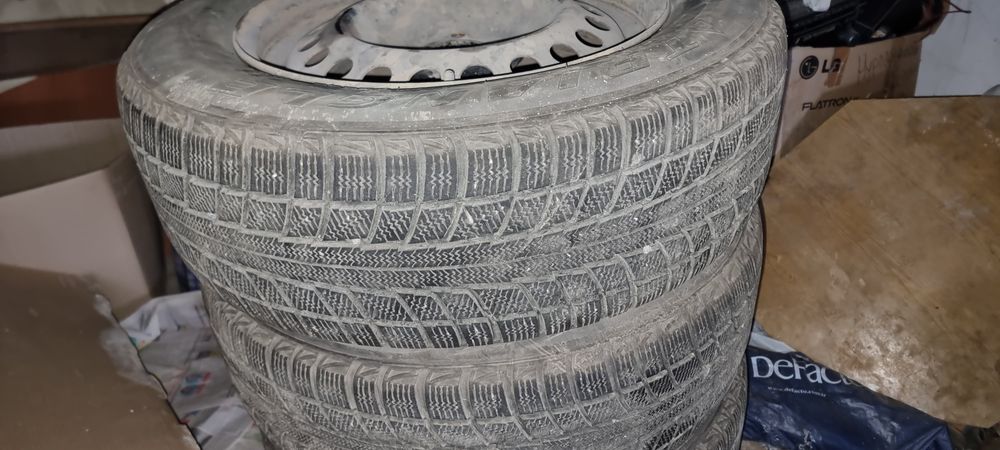 Продам диски с шинами