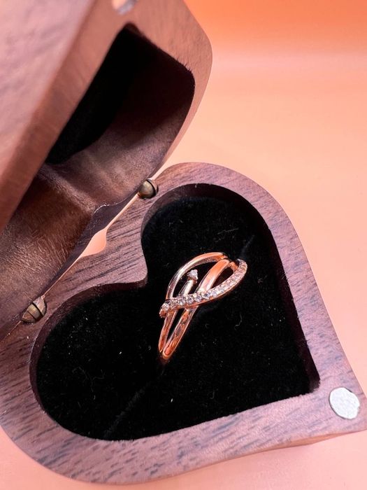 Продам золотое кольцо.