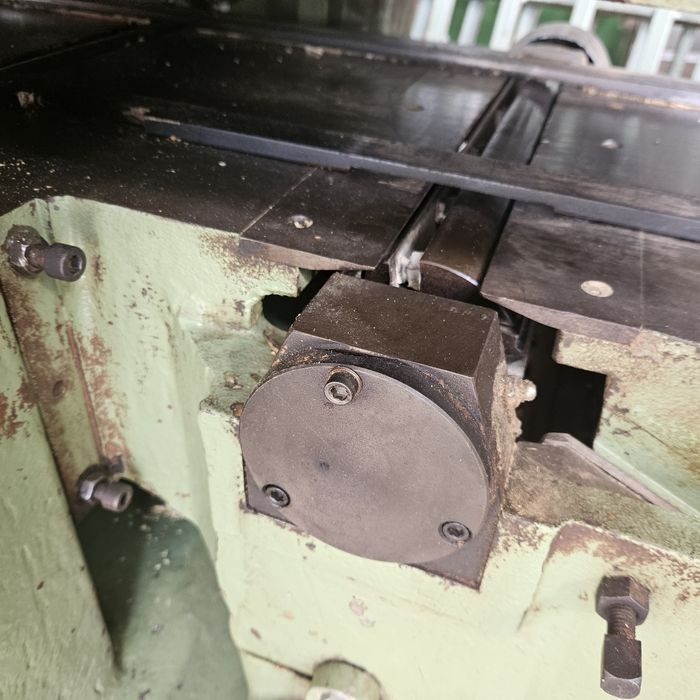 Четиристранка с 8 глави ширина 400мм.височина 150мм