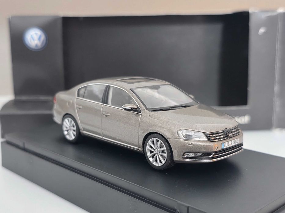 Macheta Auto 1/43 Schuco Dealer Edition VW Volkswagen Passat B7