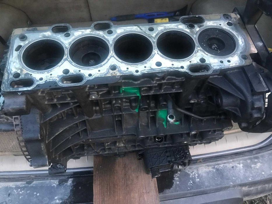 PIESE MOTOR VOLVO V70 AN 2006 2,4L, EURO 4, SH stare tehnica BUNĂ