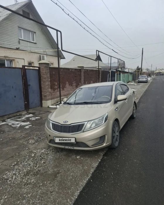 Продам Киа Рио 2013 год