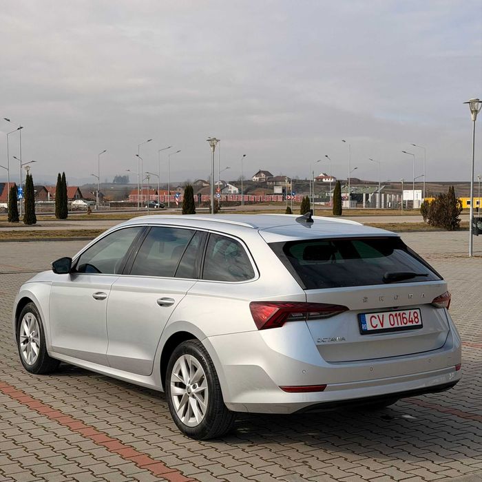 SKODA Octavia 2021 — imagine 4