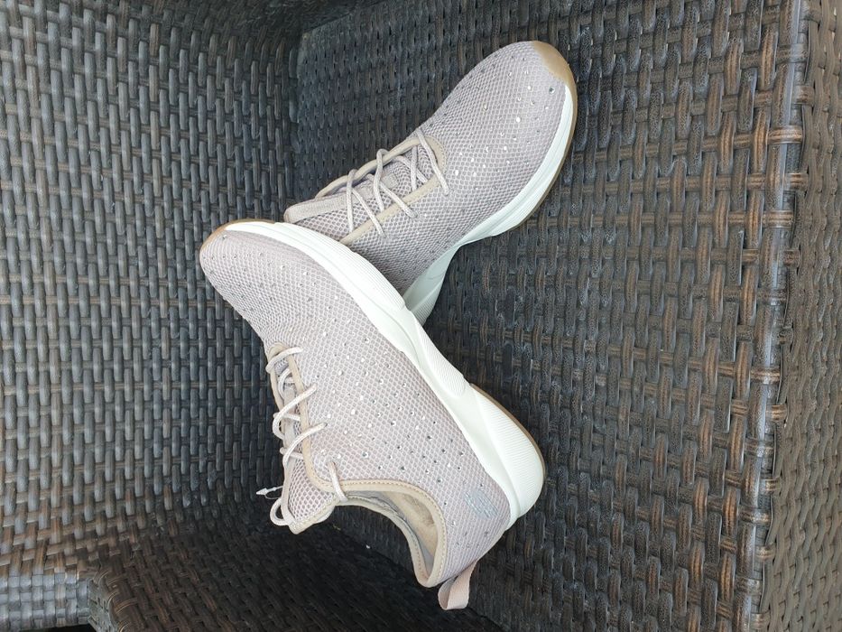 Adidasi Skechers cu strasuri