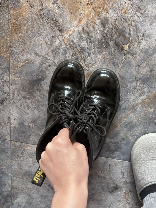 Dr.Martens лачени черни кубинки