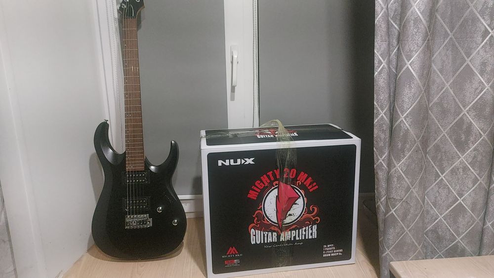 Продам электрогитару Cort