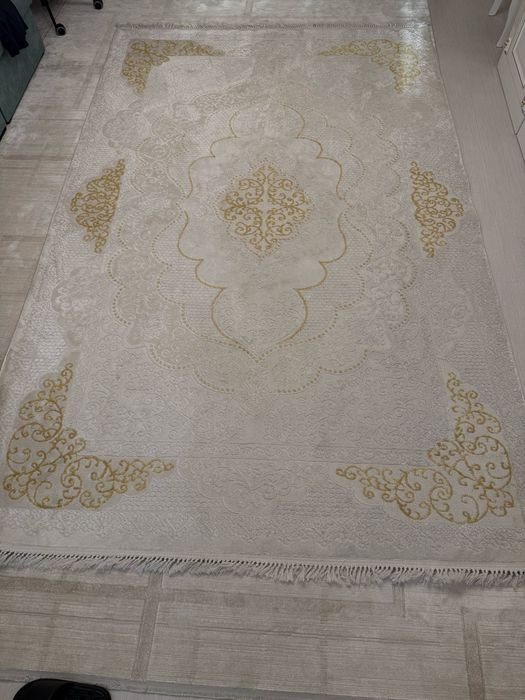 Ковер 2*3 б/у в хорошем состоянии