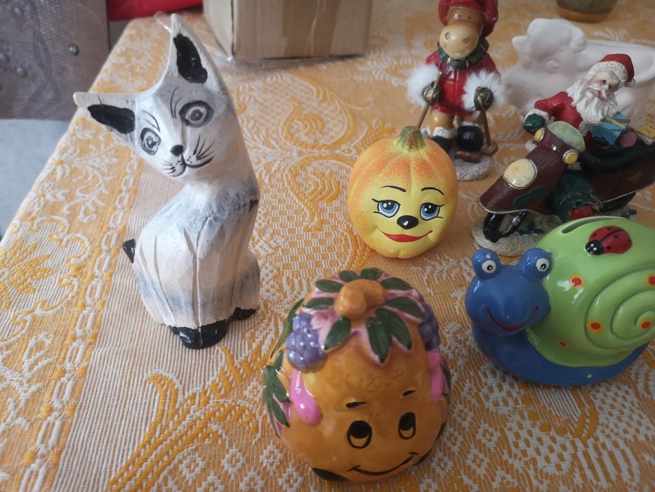 Керамични фигурки и касички