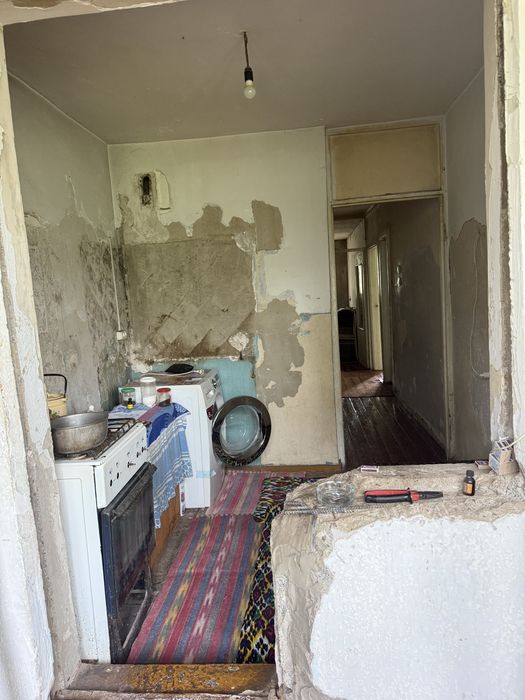 СРОЧНАЯ ПРОДАЖА, 3 комнатная кравтира, Город Чирчик, 1-й микрарайон