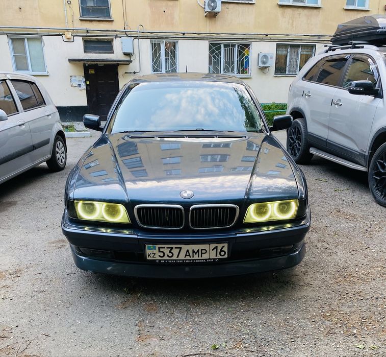 Продам bmw e38 мотор м60б30